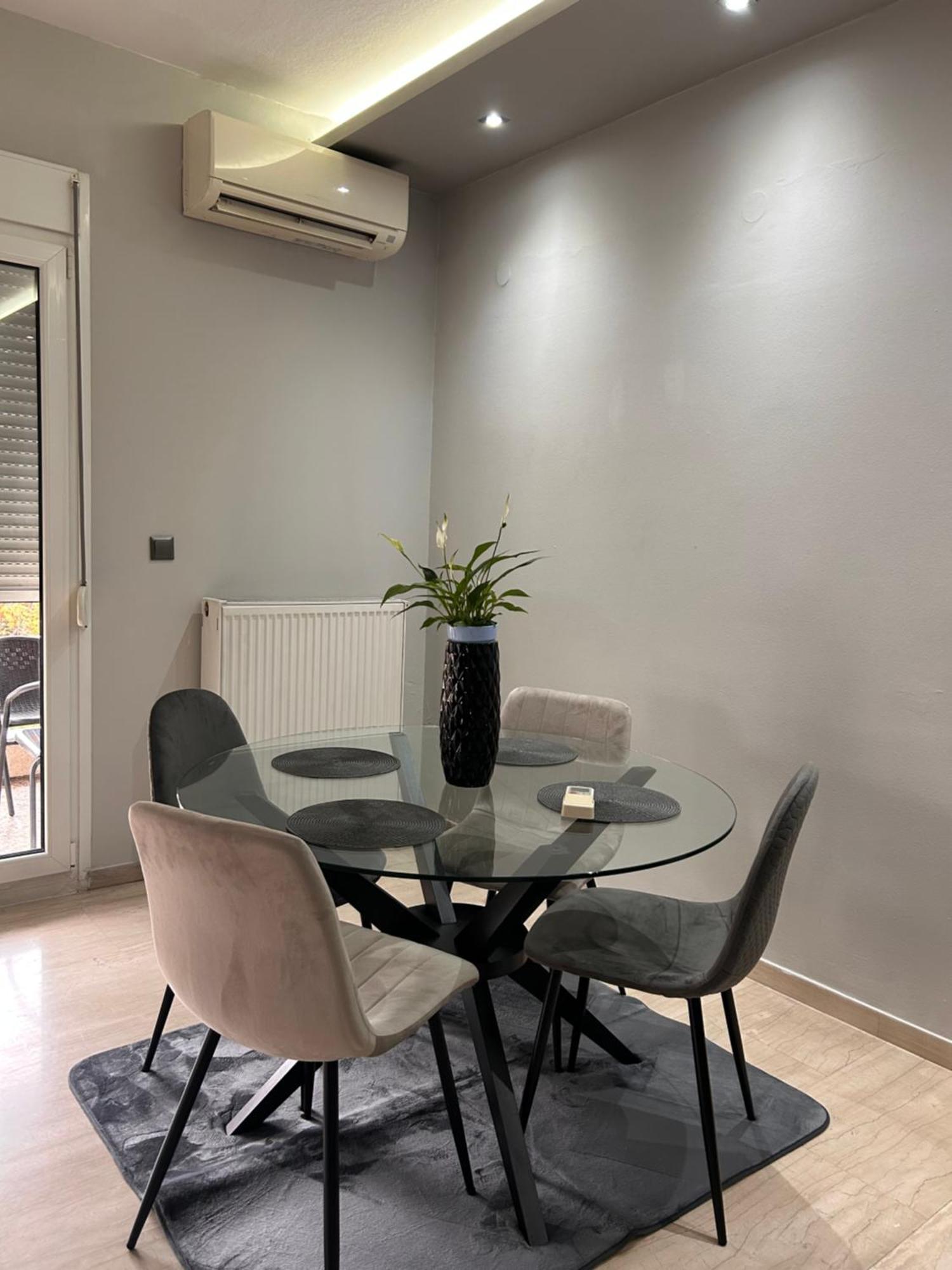 Angies Ledsigns Apartment Thessaloniki Exterior photo